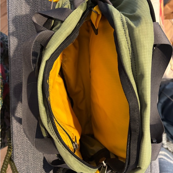 BNWOT  Mountain Smith pack - Picture 3 of 4